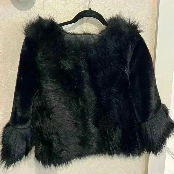 Solid Black Faux Fur Crop Coat SIZE SM/4 - Picture 5 of 10
